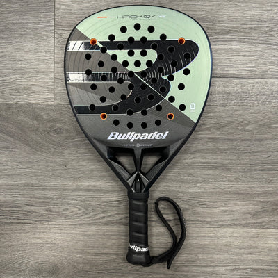 Bullpadel Hack 04 Comfort 26 Padel Racket OUTLET
