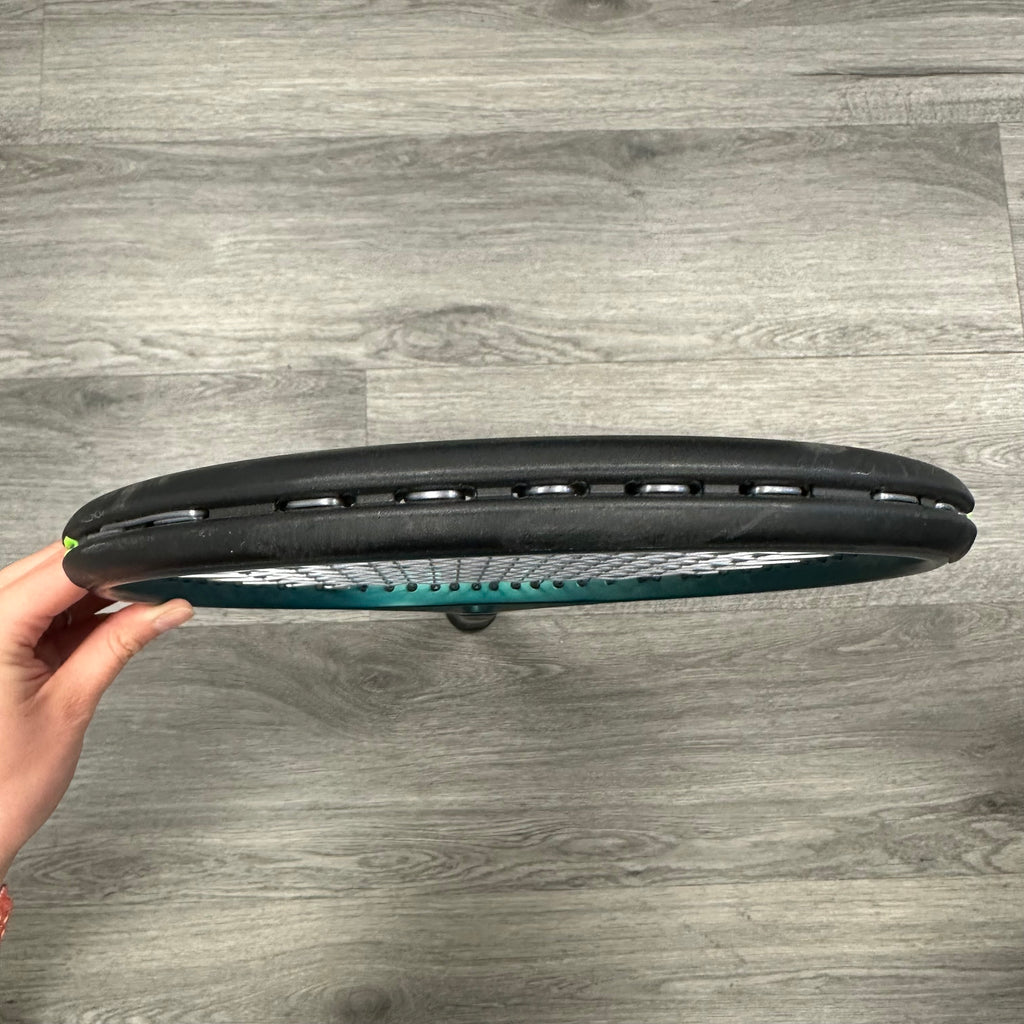 Wilson Blade 100L V9 Tennis Racket OUTLET