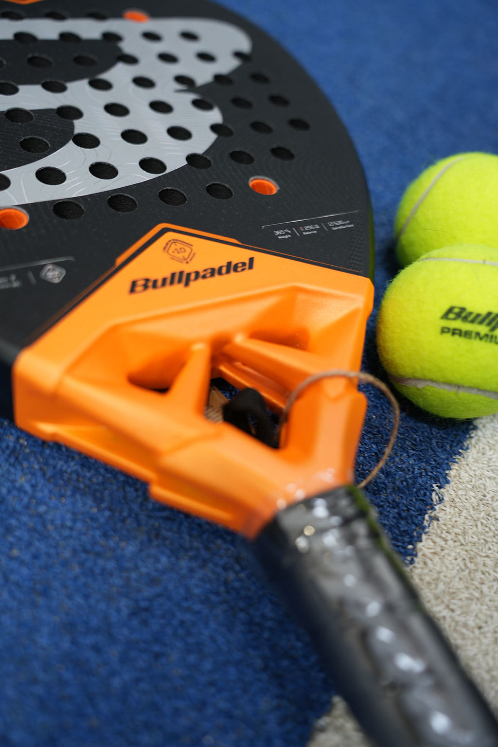 Bullpadel Vertex 05 Comfort 27 Padel Racket