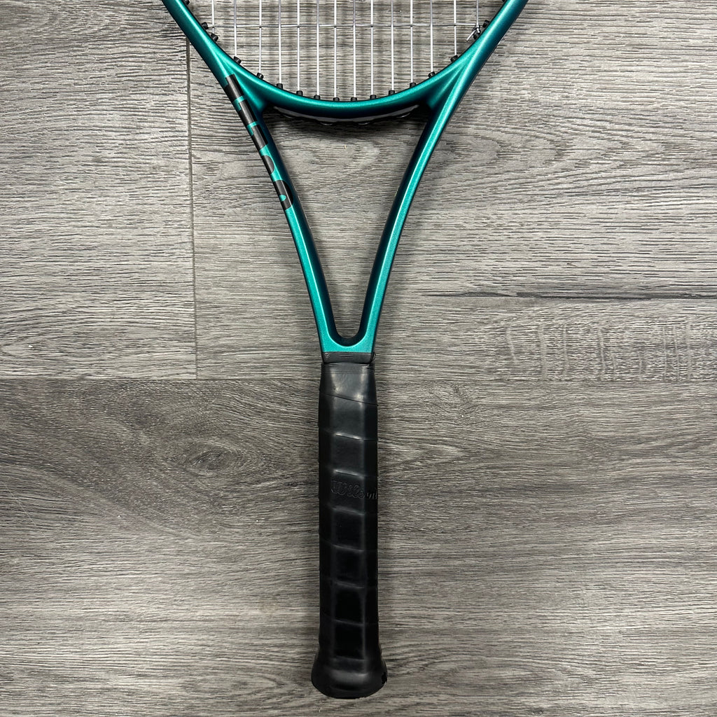 Wilson Blade 100 V9 Tennis Racket OUTLET