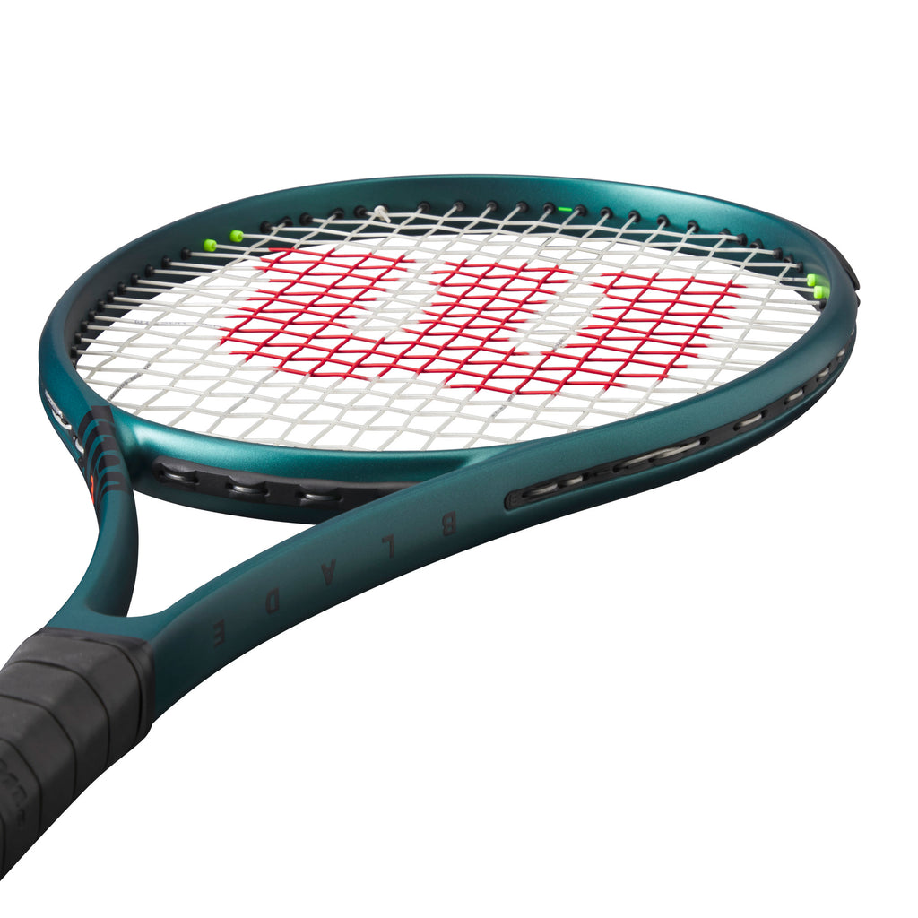 Wilson Blade 101L V9 Tennis Racket